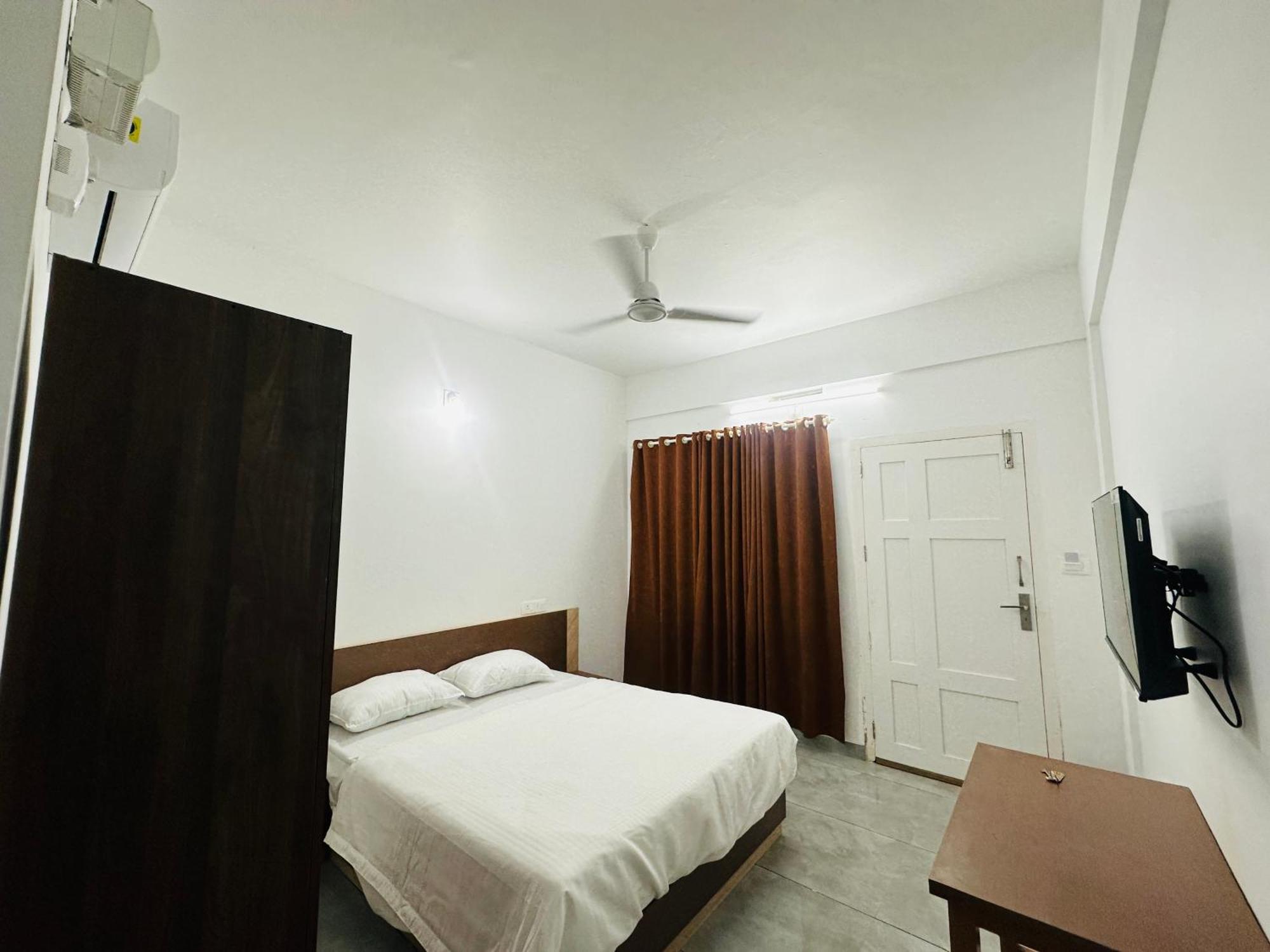 Jayalakshmi Rooms Vaduvanchal Exterior photo